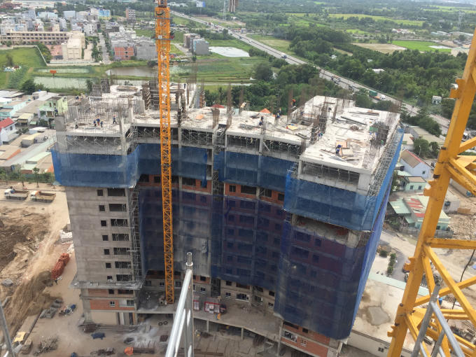Trong tháng 10/2017, hai Block D và E sẽ được cất nóc và dự kiến giao nhà cho khách hàng vào cuối năm 2017.