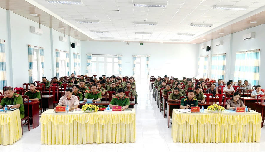 Đại biểu tham dự Hội nghị.