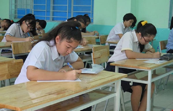 Học sinh dự thi lớp 10 tại Hội đồng thi Trường THPT Phú Nhuận, TP HCM (Ảnh: P.ANH)