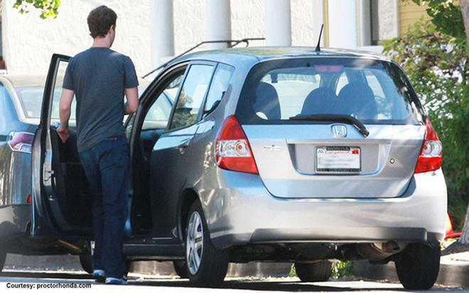 Mark Zuckerberg không đam mê siêu xe mà chỉ sở hữu vài chiếc "giá rẻ".