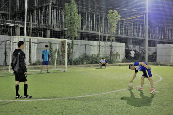 Trong khi đó, các cầu thủ của Đội Thành ủy Hà Nội đã thực hiện không thành công 2 quả penalty.