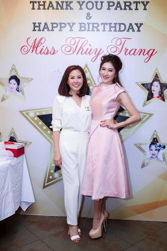 Hoa hậu phu nhân Thu Hoài cũng đến chúc mừng người đẹp Thùy Trang.