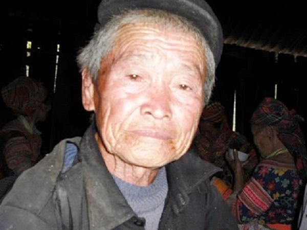 Ông Vàng Dìn Di là nhân chứng duy nhất của vụ nổ máy bay quân sự cách đây hơn nửa thế kỷ.