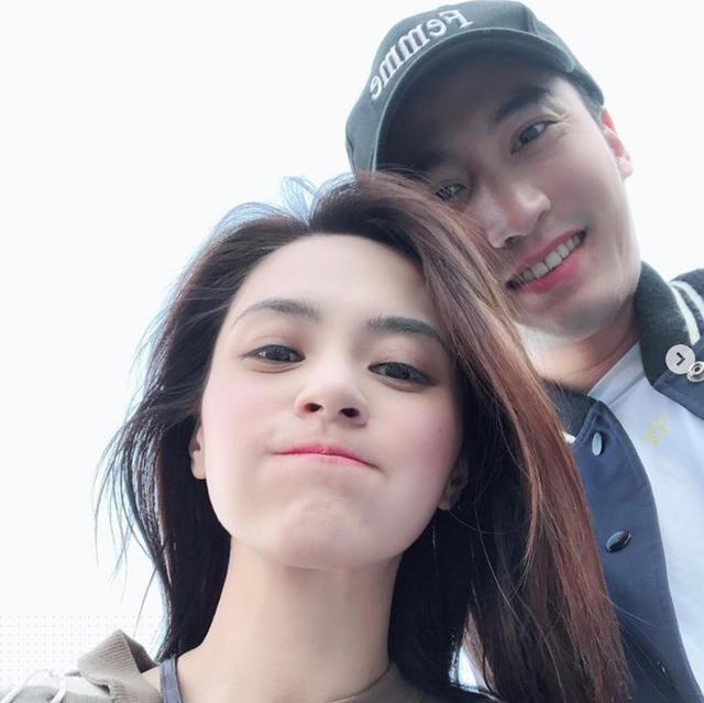 Chung Hân Đồng và Lại Hoằng Quốc chung sống 14 tháng nhưng đã liên tục dính tin đồn rạn nứt tình cảm. 