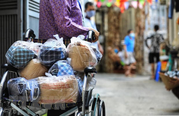 Nhung tam long hao tam danh cho nguoi dan 'xom chay than' mua dich hinh anh 2