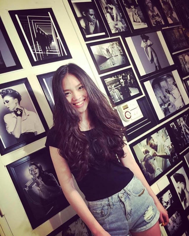 Ngắm c&aacute;c nữ CĐV xinh đẹp h&uacute;t hồn -