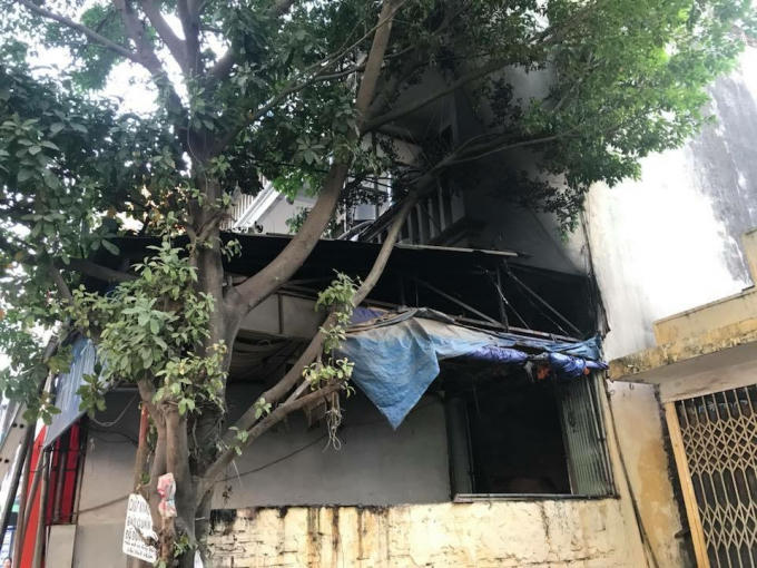 Cửa hàng cháy lúc rạng sáng.