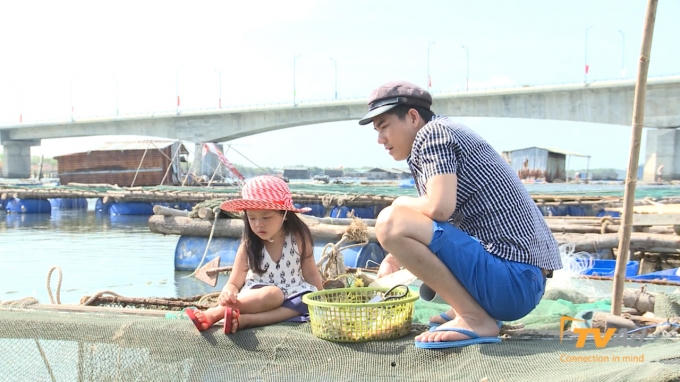 Ngay sau khi hoàn thành công việc cho cá ăn vào buổi sáng, mật thư tiếp theo đã đến với các bé.