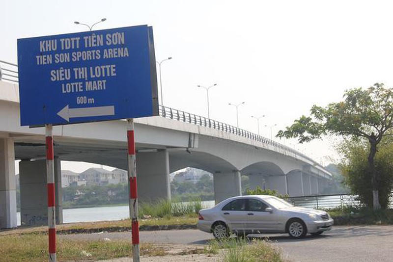 Vẻ đẹp mộc mạc, vững chãi của cầu Tiên Sơn (ảnh: ST).