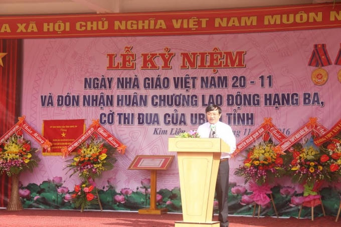 Đồng chí Nguyễn Hồng Sơn - Ủy viên  ban thường vụ huyện ủy; Phó chủ tich UBND huyện Nam Đàn phát biểu tại buổi lễ.