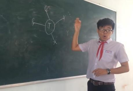 Nam sinh nói về "thuyết thả thính" gây sốt mạng xã hội.