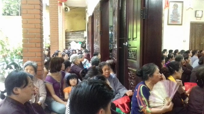 Người hướng Phật cũng có mặt để thể hiện tấm lòng hướng Phật của  mình.