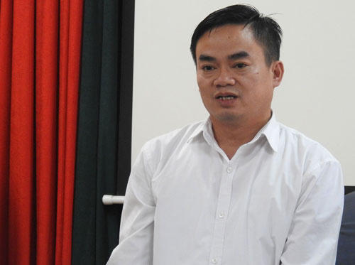 Hiệu trưởng trường Tiểu học Nam Trung Yên - Trần Văn Hà khẳng định, bữa ăn của trường đảm bảo định lượng và chất lương dinh dưỡng. Ảnh: Quỳnh Trang.