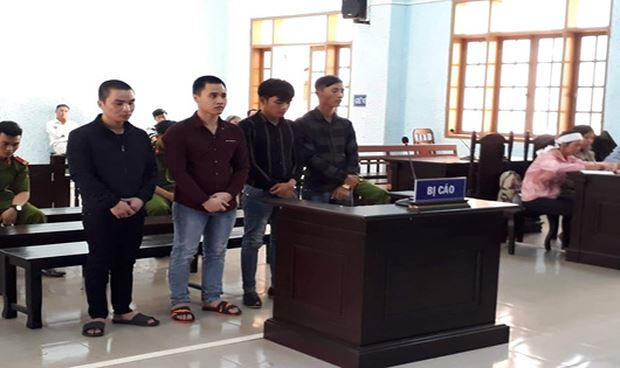 Các bị cáo tại tòa.