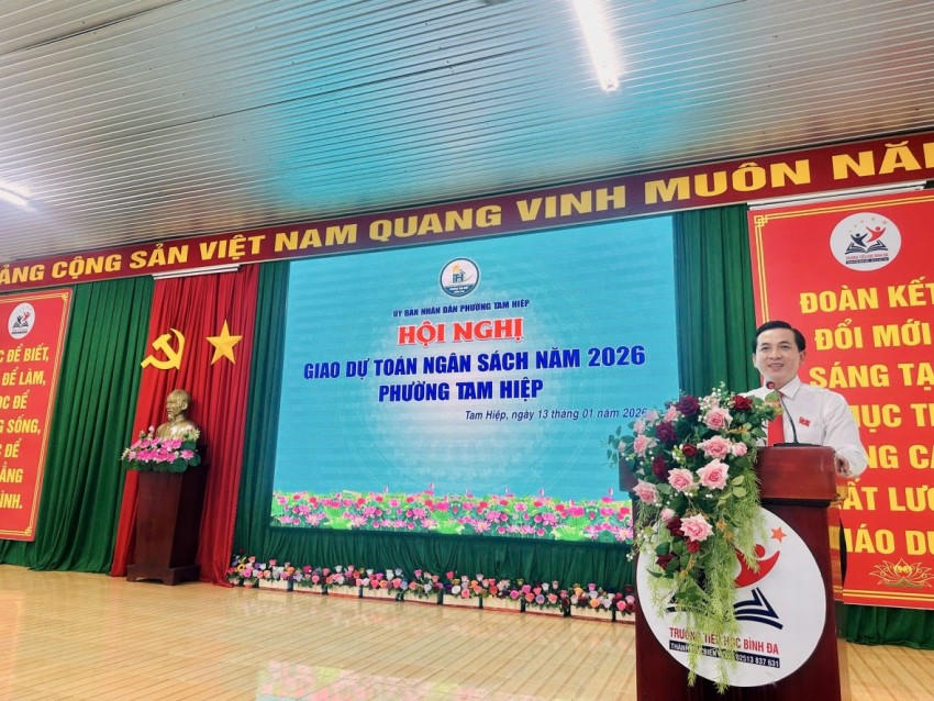 Ông Lê Kim Hường – Phó Bí thư Đảng ủy, Chủ tịch UBND phường Tam Hiệp phát biểu tại hội nghị.