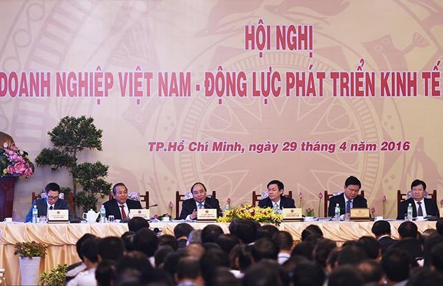 Hôm nay, 29/4, tại Hội trường Thống Nhất TP.HCM, Thủ tướng Chính phủ Nguyễn Xuân Phúc đã chủ trì Hội nghị Thủ tướng với doanh nghiệp năm 2016. VGP/Quang Hiếu