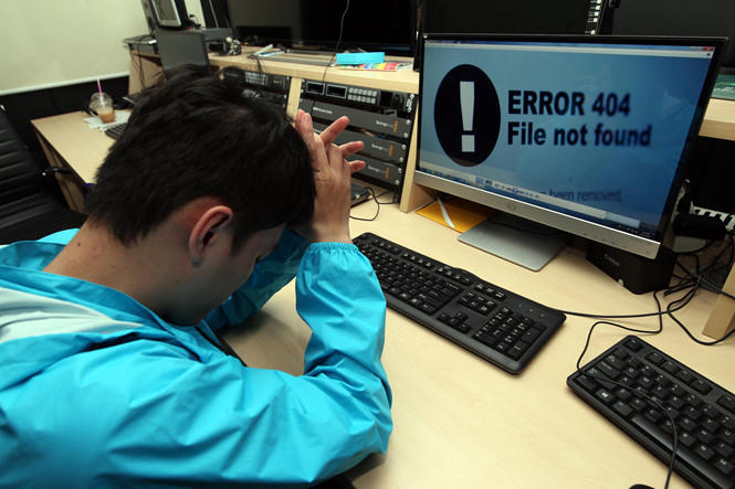 Rớt mạng internet khiến nhiều người tiêu dùng bị thiệt hại. ẢNH: ĐÀO NGỌC THẠCH