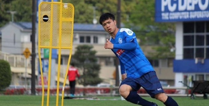 "Công Phượng định làm trò hề đấy à?".