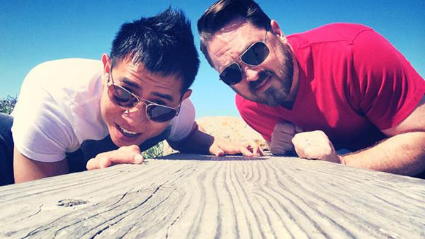 Trong một lần trả lời phỏng vấn báo chí vào năm 2011, Quang Huy từng chia sẻ về cơ duyên gặp gỡ của mình và bạn trai như sau: "Tôi và anh ấy quen nhau trước khi yêu nha khá lâu. Bạn trai tôi đến từ Mỹ. Anh làm việc và đi du lịch ở nhiều nơi, nhưng vẫn quay lại Việt Nam nhiều lần để gặp tôi. Điều đó khiến tôi cảm động và thấy anh ấy là người có trách nhiệm".