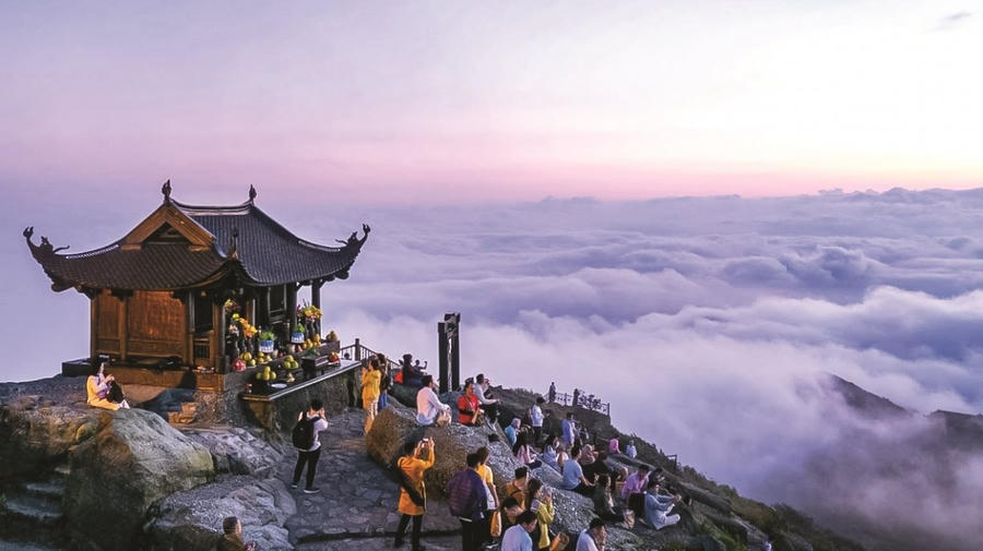 Yên Tử được mệnh danh là kinh đô của Phật giáo Việt Nam.