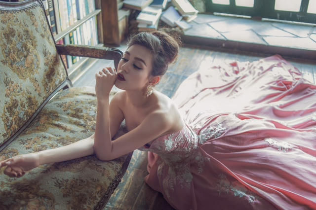 NTK Lê Hoàng Hải “chơi ngông” với đêm diễn toàn mẫu ngoại