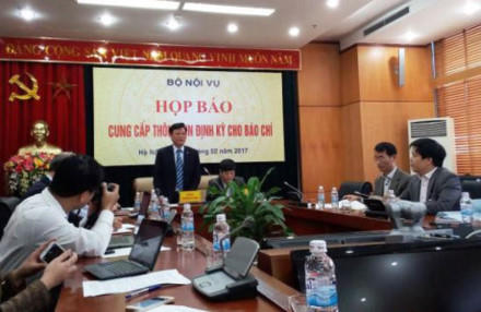 Bộ Nội vụ họp báo cung cấp thông tin định kỳ cho báo chí, sáng 17.2. Ảnh: Infonet.