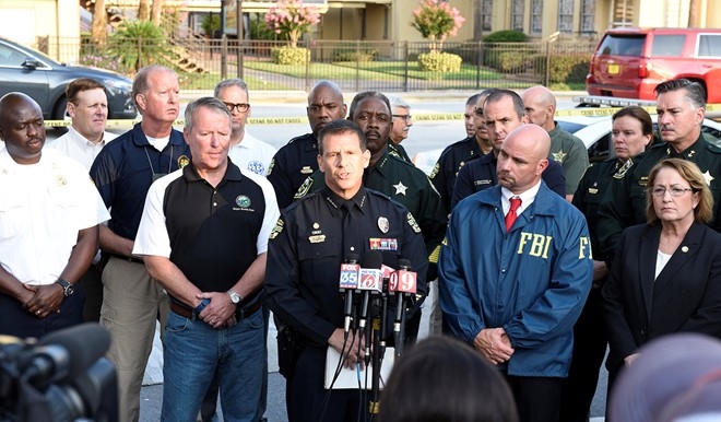 Cảnh sát Orlando, giới chức FBI họp báo công bố thông tin về vụ xả súng.