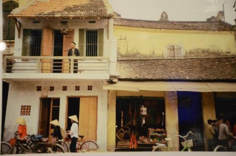 Nh&agrave; cổ tr&ecirc;n phố H&agrave;ng Đ&agrave;o năm 1984.