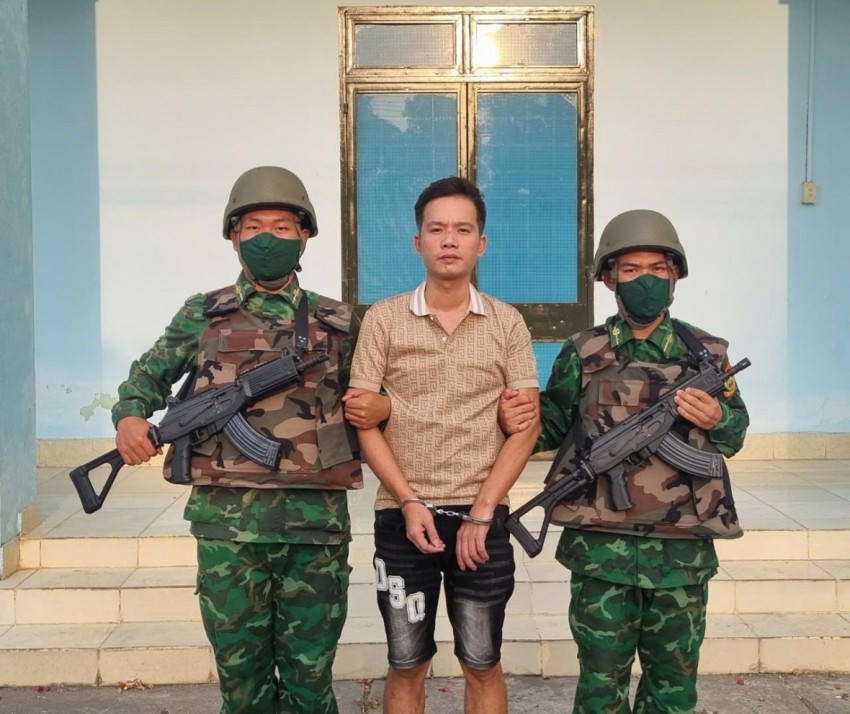 Đối tượng truy nã Nguyễn Chí Hòa bị bắt giữ khi làm thủ tục nhập cảnh từ Campuchia về Việt Nam.