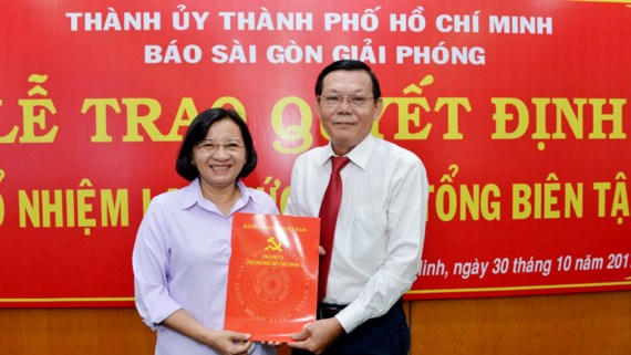 Tổng Biên tập Báo Sài Gòn Giải phóng đồng chí Nguyễn Tấn Phong.