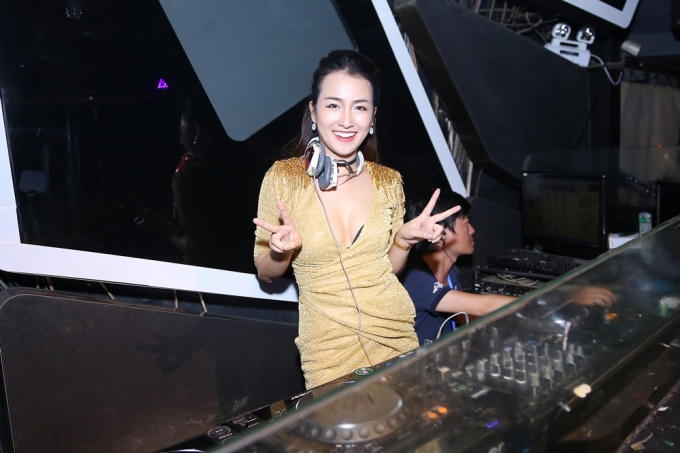 DJ Trang Moon đọ vẻ gợi cảm với nữ DJ sexy nhất Hàn Quốc