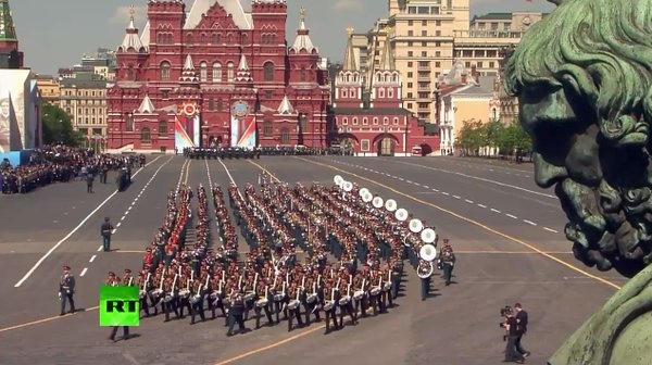 Theo ước t&iacute;nh của c&aacute;c nh&agrave; sử học khoảng 27-28 triệu người Li&ecirc;n X&ocirc; đ&atilde; thiệt mạng trong Thế chiến II.