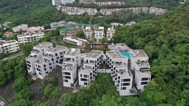 6 biệt thự tại số 37 đường Shouson Hill, với giá thị trường từ 3,1-5 tỷ HKD thuộc quyền sở hữu của chính phủ Mỹ. Ảnh: SCMP