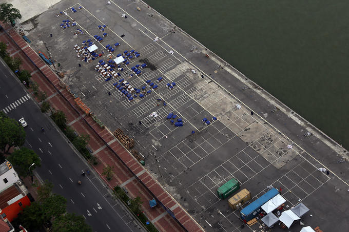 Ngày 28/4, đội Việt Nam và đội Áo đã gần hoàn thiện việc đặt pháo, chuẩn bị cho đêm tranh tài Lễ hội pháo hoa quốc tế Đà Nẵng 2017 (DIFF 2017).Trận địa pháo đặt tại bãi cảng sông Hàn cũ giữa đường Bạch Đằng và sông Hàn, dưới khách sạn Novotel.