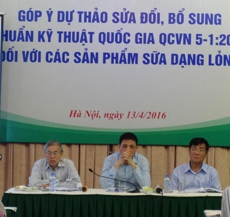Cục An toàn thực phẩm tổ chức buổi Hội thảo góp ý Dự thảo sửa đổi, bổ sung quy chuẩn kỹ thuật Quốc gia đối với sữa dạng lỏng. Ảnh: Ngọc Nga.