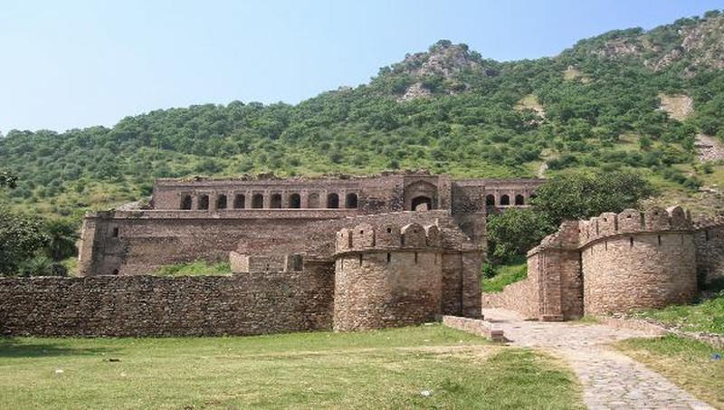 Ám ảnh lời nguyền ở pháo đài Bhangarh - địa điểm đáng sợ bậc nhất châu Á