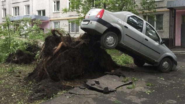 Gi&ocirc;ng b&atilde;o tấn c&ocirc;ng Moscow: 12 người chết, 125 người bị thương