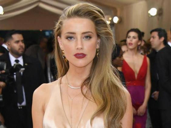 Hiện giờ, Amber Heard là nữ nghệ sĩ mới nhất nằm trong danh sách những “người cũ” của tỷ phú Elon Musk.