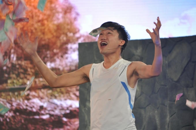 Diễn hài văn minh, “Thánh Taxi” nhận mưa lời khen từ Trấn Thành - Thu Trang