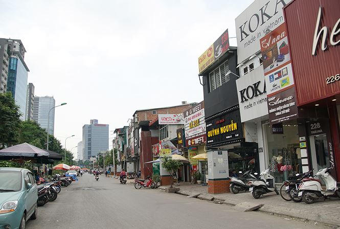 Những căn nhà xây không phép ở đây có giá bán và cho thuê cao không khác gì các tuyến phố khác.