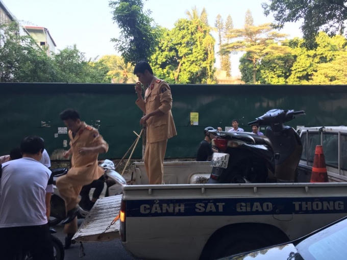 Ngay sau khi xảy ra vụ việc cơ quan chức năng có mặt ở hiện trường để làm rõ.