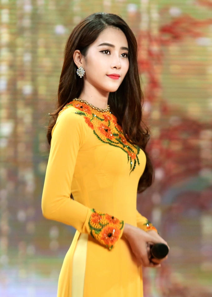 Ngẩn ngơ vẻ đẹp đến nao l&ograve;ng của Nam Em trong t&agrave; &aacute;o d&agrave;i trắng T&igrave;nh Bolero 2016