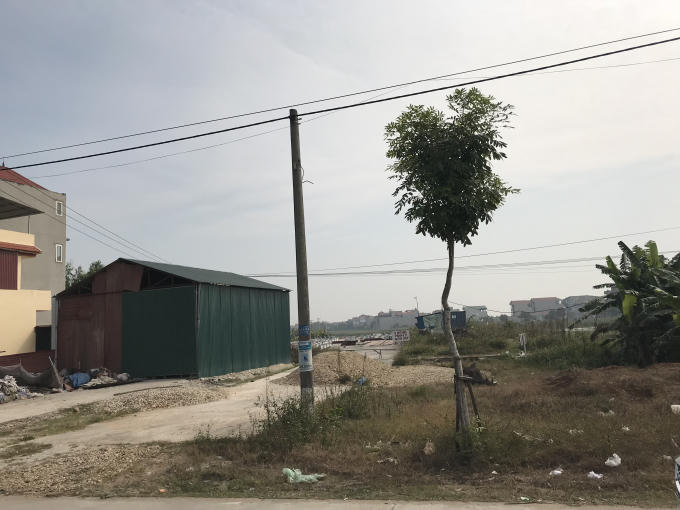 Ông Lê Văn Xuân dựng nhà tôn trái phép trên đất Dự án nhưng không bị xử lý.