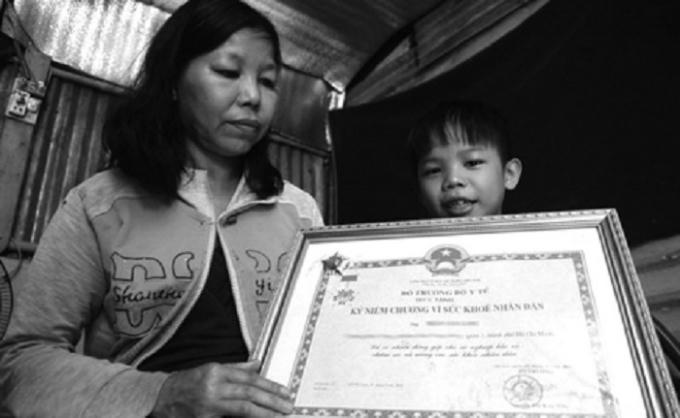 Chị Võ Thị Ánh Phụng đã quyết định hiến tạng của con trai xấu số để cứu 5 người khác.