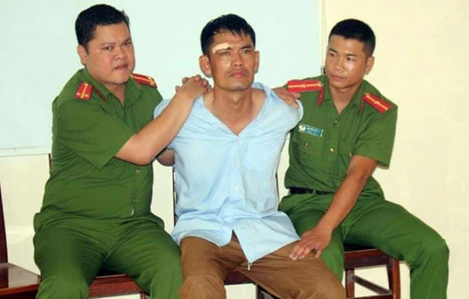 Khoảng 3h sáng 22/10, Nguyễn Chí Thương (trú tại thôn Bá Lam 1, xã Cao Thắng, huyện Lương Sơn, tỉnh Hòa Bình) vô cớ dùng dao chém mẹ nhiều nhát. Hàng xóm nghe thấy tiếng kêu thất thanh chạy đến thì chứng kiến cảnh tượng kinh hoàng. Ảnh: CAND.