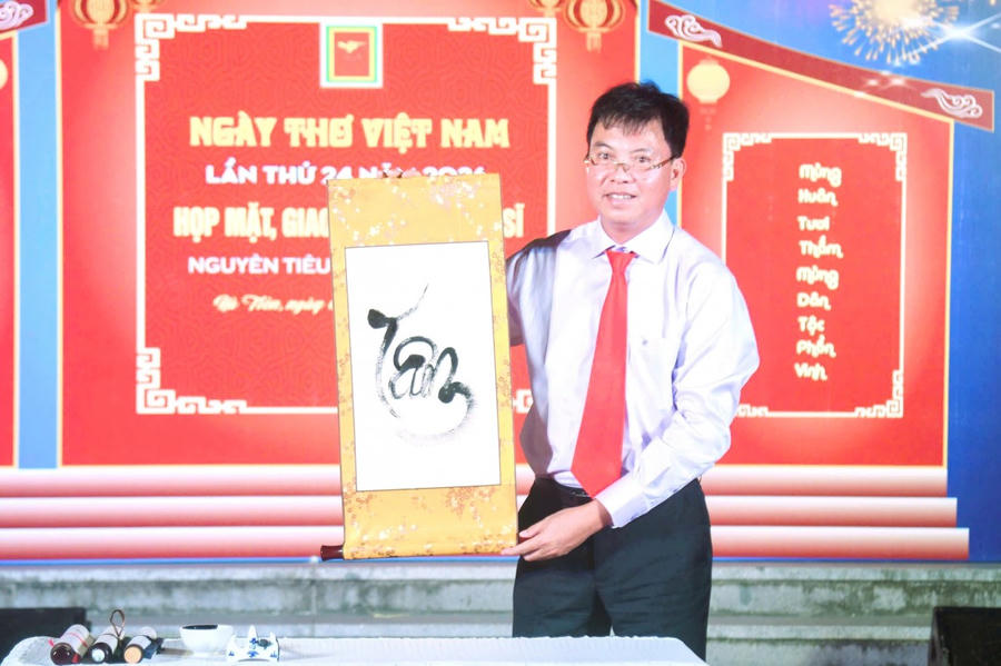 Ông Nguyễn Lưu Trung, Bí thư Đảng ủy phường Hà Tiên