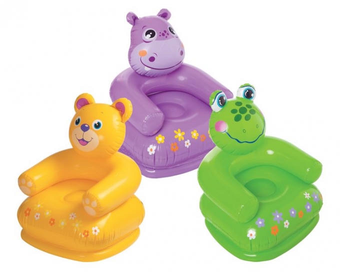 Những chiếc ghế ngộ nghĩnh và thoải mái sẽ khuyến khích bé ngồi học hay đọc sách.