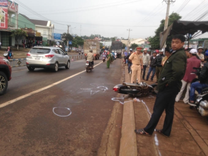 Hiện trường vụ TNGT khiến hai mẹ con tử vong