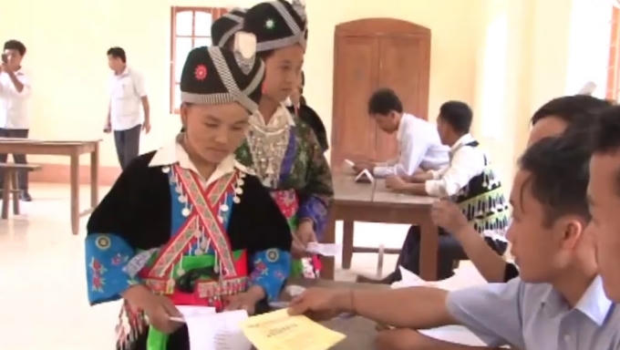 Nghệ An: H&agrave;ng ngh&igrave;n cử tri v&ugrave;ng bi&ecirc;n