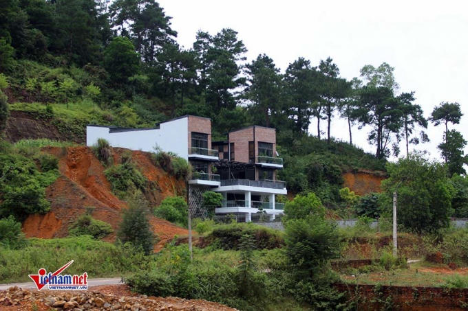 Một công trình đã hoàn thiện xây trên đất rừng thuộc xã Minh Trí